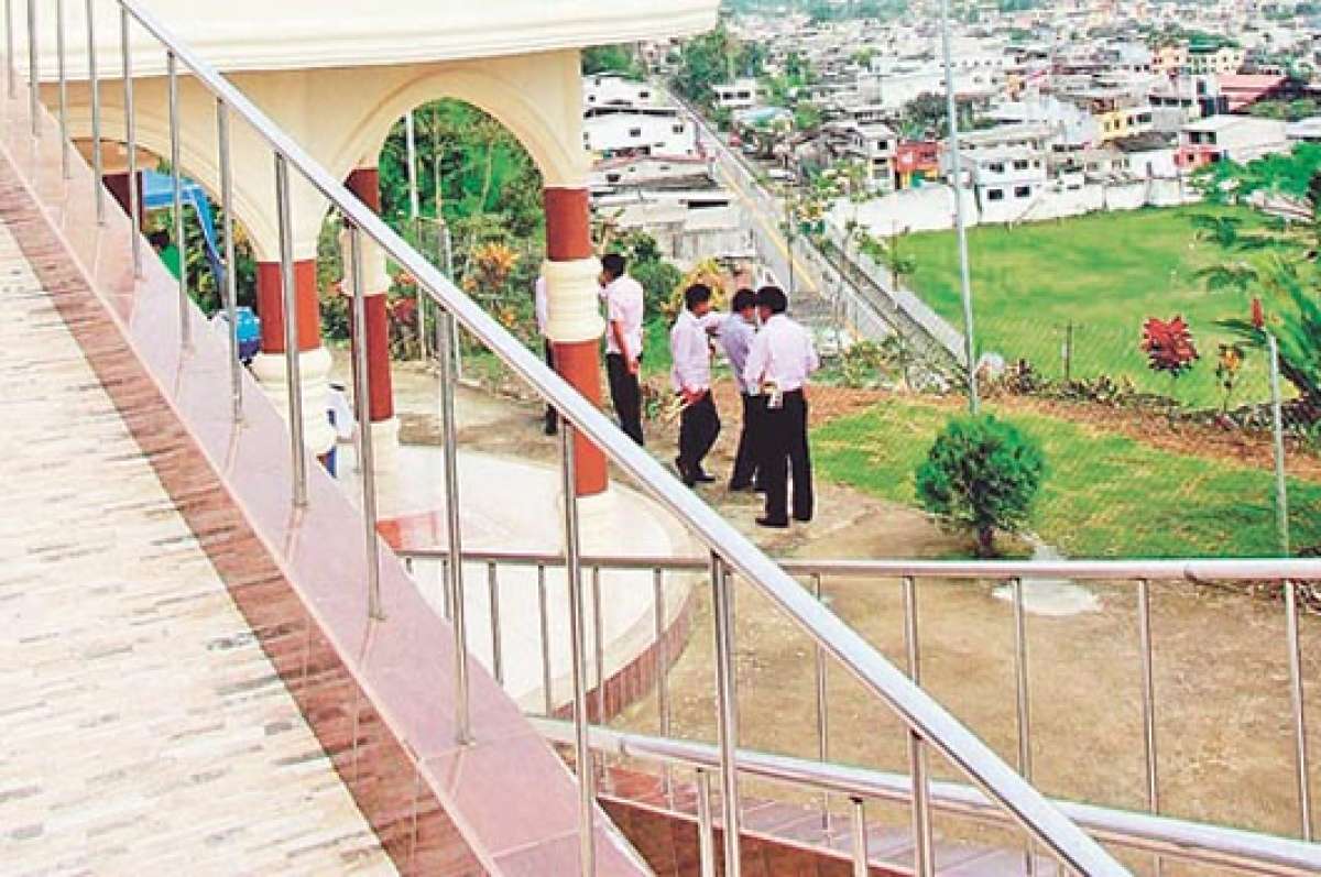 Nuevas escalinatas fueron entregadas en el cant&oacute;n Bucay
