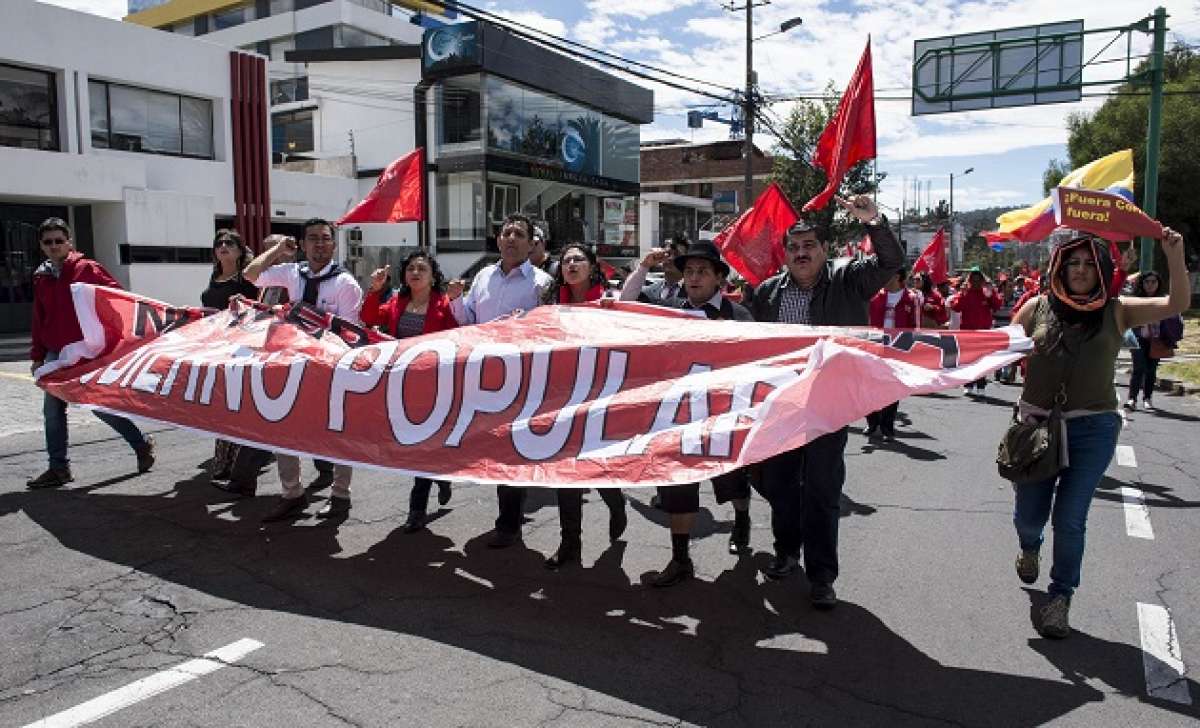 Mery Zamora, expresidenta de la UNE; encabez&oacute; la marcha de Unidad Popular. Foto: Marco salgado