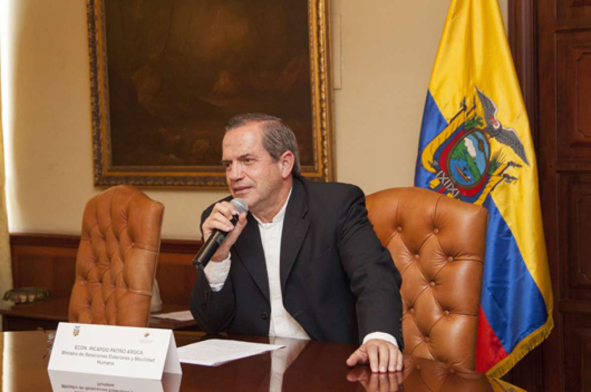 Seg&uacute;n el canciller ecuatoriano, Ricardo Pati&ntilde;o, lo que quer&iacute;a decir la publicidad es que no se necesita ir a Costa Rica porque &ldquo;aqu&iacute; tenemos lo que tienen ellos&rdquo;. Foto: Cortes&iacute;a Canciller&iacute;a
