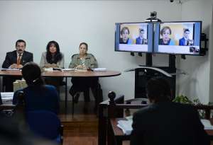 El Tribunal Segundo escucha a la c&oacute;nsul de Ecuador y al fiscal de Chile a trav&eacute;s de un enlace virtual. Foto: &Aacute;lvaro P&eacute;rez/EL TEL&Eacute;GRAFO