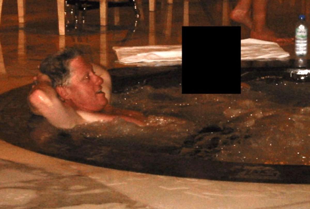 Clinton en un jacuzzi, fiestas con Jagger y Jackson figuran en archivos Epstein