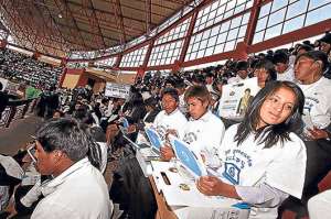 Los primeros beneficiados del proyecto fueron los estudiantes de la ciudad de El Alto, muy cercana a La Paz. Foto: Presidencia de Bolivia