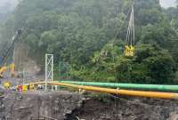 Técnicos de EP Petroecuador y personal del Cuerpo de Ingenieros del Ejército ejecutaron los trabajos en la zona afectada.