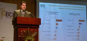 Diego Mart&iacute;nez (foto) indic&oacute; que la econom&iacute;a ecuatoriana muestra se&ntilde;ales de recuperaci&oacute;n.