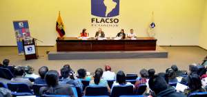 Periodistas de Venezuela, Argentina y El Salvador debatieron ayer, en Quito, el reto de los medios comunitarios.
