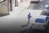 En Cuenca, un choque derivó en un fuerte altercado entre conductores en plena vía pública. Uno de ellos alega haber sido agredido y exige el pago de los daños a su vehículo.