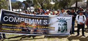 Mineros desalojados de Buenos Aires reclaman regularizaci&oacute;n