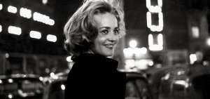 La actriz particip&oacute; en las cintas: Los Amantes (1958), La noche (1962), Diario de una camarera (1964) y otras.