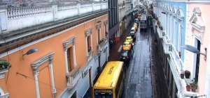 Las c&aacute;maras del ECU911 captaron la congesti&oacute;n en la calle Guayaquil.