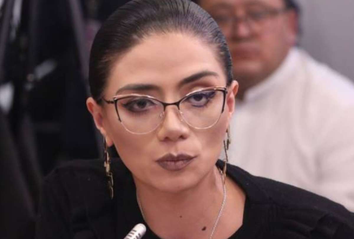 Urresta se aleja de la agenda pública tras conocer de amenazas contra su asistente.