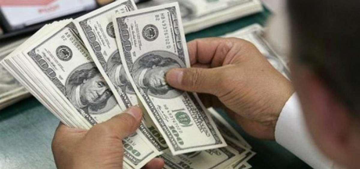 Gobierno estudia aumentar salarios entre $ 10 y $ 11