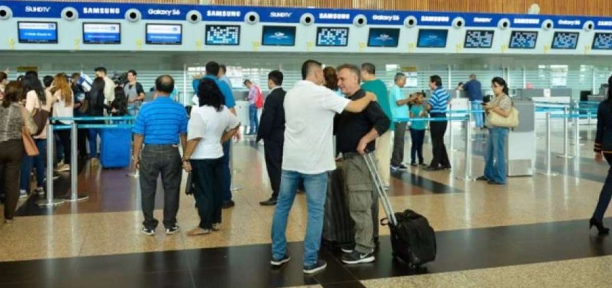 El clima da&ntilde;&oacute; el sistema el&eacute;ctrico del aeropuerto de Guayaquil