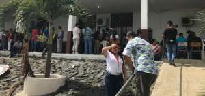 Recinto electoral del colegio 23 de Octubre de Montecristi.
