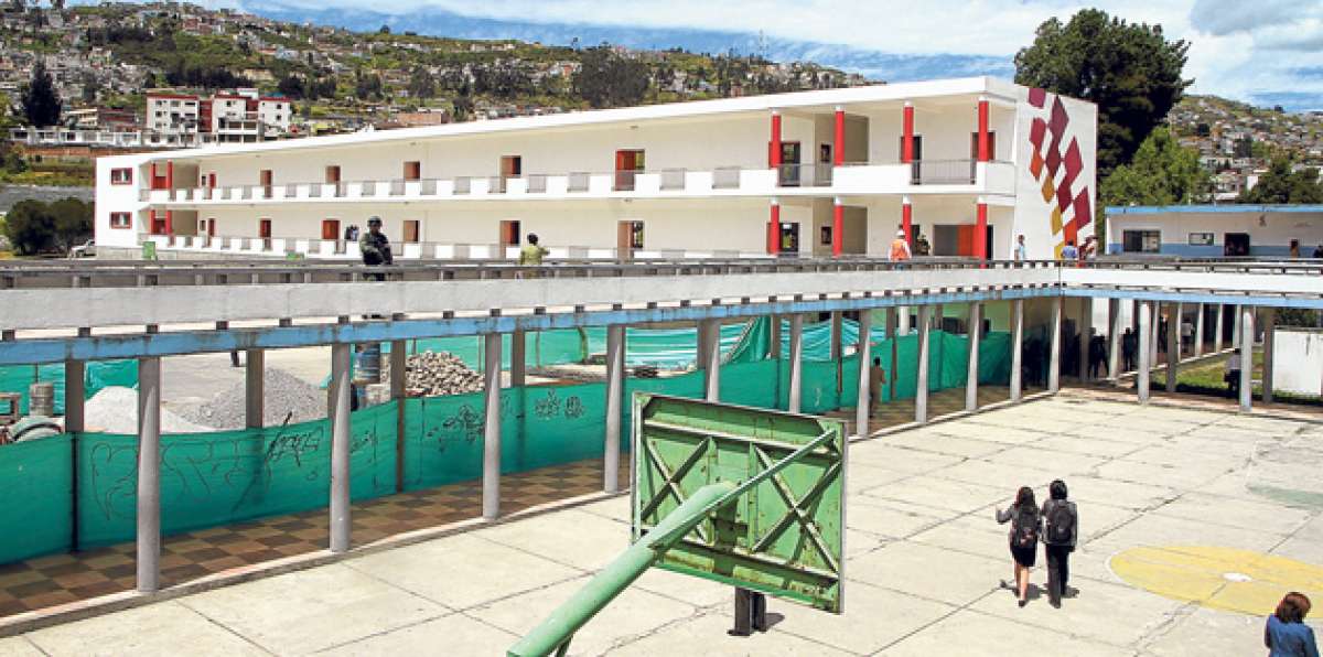 Las obras de remodelaci&oacute;n del Colegio Mont&uacute;far de Quito estar&aacute;n listas para el pr&oacute;ximo periodo lectivo. Foto: Andes