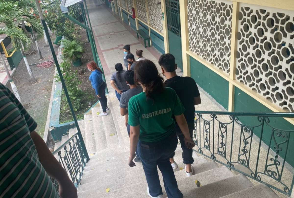 Colegio en Guayaquil fue suspendido por llamar a estudiantes a clases presenciales