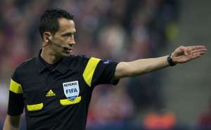 Pedro Proen&ccedil;a dirigi&oacute; el partido de octavos de final en Brasil 2014 entre Holanda y M&eacute;xico. Foto: AFP