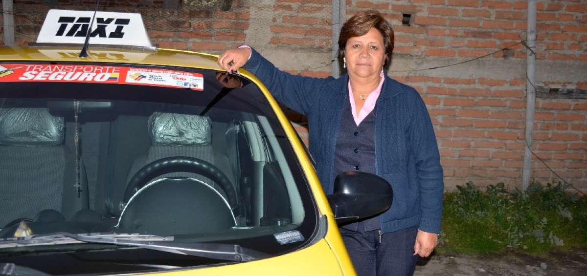 La primera mujer taxista de Tulc&aacute;n