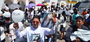 En la marcha anterior, realizada en abril de 2019, la ciudadan&iacute;a exig&iacute;an que se clarifiquen los femicidios y que se de m&aacute;s seguridad.