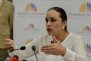 Gabriela Rivadeneira, presidenta de la Asamblea, se&ntilde;al&oacute; que se buscar&aacute; no solo debatir las utilidades de los trabajadores, sino las tarifas de las telef&oacute;nicas m&oacute;viles. Foto: Miguel Jim&eacute;nez/ EL TEL&Eacute;GRAFO