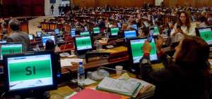 Ley para erradicar la violencia contra las mujeres se aprob&oacute; en bloques