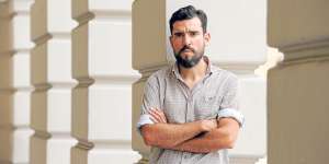 Actualmente vive en Guayaquil y se desempe&ntilde;a como docente de literatura en  la Universidad de las Artes. Miguel Castro / El Tel&eacute;grafo