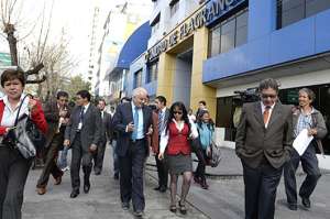 El fiscal general del Estado, Galo Chiriboga, al salir de la audiencia de formulaci&oacute;n de cargos en contra de  cinco detenidos por el delito de lavado de activos. La instrucci&oacute;n fiscal durar&aacute; 90 d&iacute;as. FOTO: MIGUEL JIM&Eacute;NEZ 