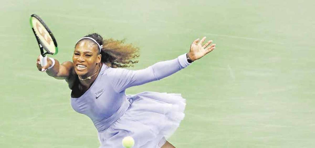 Serena luce un tut&uacute; de su nueva colecci&oacute;n, realizada en colaboraci&oacute;n con Nike y con el dise&ntilde;ador de moda estadounidense Virgil Abloh.