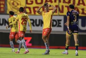 Aucas goleó a Delfín en el cierre de la fecha