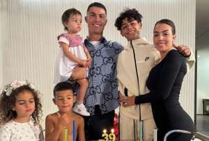 Cristiano y Georgina llevan casi una década construyendo una vida juntos y criando a cinco hijos. El rol de Georgina en el hogar también tiene su valor… y no es poco.