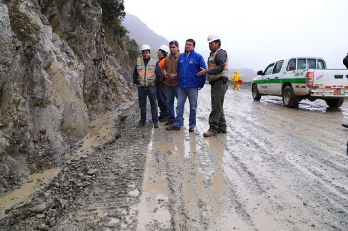 La ruta que une a las provincias de Azuay y Morona Santiago deb&iacute;a ser entregada en enero. Foto: Cortes&iacute;a / El Tel&eacute;grafo