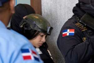 Yailin abandona sede judicial tras recibir libertad condicional