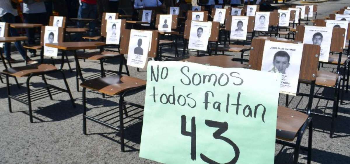 Protestas simb&oacute;licas recuerdan a los 43 normalistas desaparecidos.