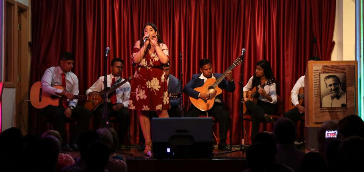 Parte del grupo La Vanguardia, durante su debut el pasado viernes en los 11 a&ntilde;os del Museo de la M&uacute;sica Popular.
