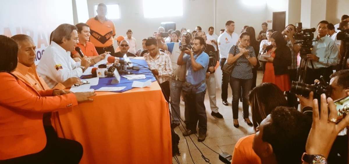 El prefecto Jimmy Jairala anunci&oacute; los nombres de quienes encabezar&aacute;n las listas para la Asamblea.