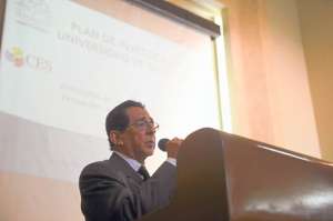 Jos&eacute; Apolo figura como candidato a las elecciones en la universidad intervenida.