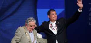 Rafael Correa y Jos&eacute; Mujica inauguran congreso en Uruguay