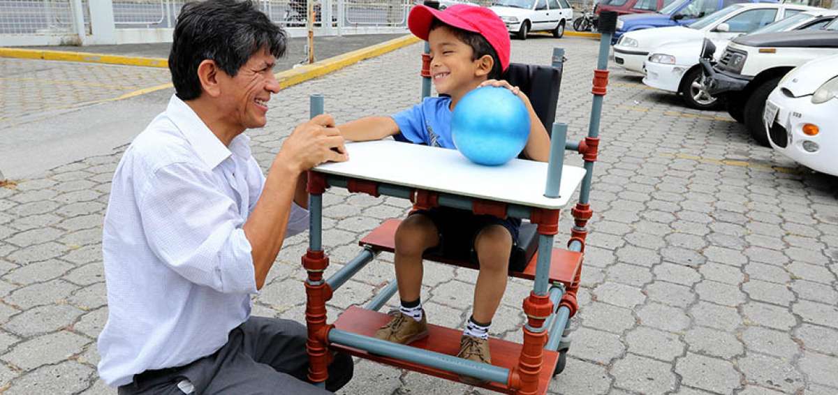 "Grabar&eacute; tutoriales para que otros tengan andadores hechos de tubos"