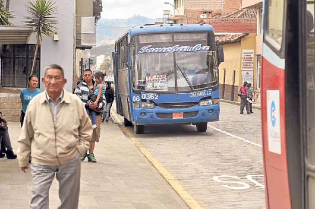 La l&iacute;nea 13 empezar&aacute; su recorrido en el sector de Ucubamba y finalizar&aacute; en el Mall del R&iacute;o. Foto: Jos&eacute; Luis Llivisaca / El Tel&eacute;grafo