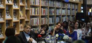El autor mantuvo un di&aacute;logo sobre dos de sus &uacute;ltimas novelas en la sede de la Librer&iacute;a Espa&ntilde;ola, en Riocentro Entre R&iacute;os, en la v&iacute;a a Samborond&oacute;n.