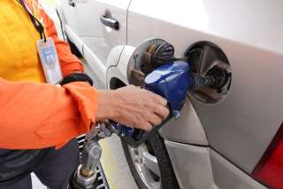 Los propietarios de taxis, tricimotos y camionetas comunitarias recibirán compensaciones ante el incremento en el precio de estos derivados, que empezará a partir de fines de junio de 2024. 