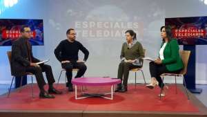 Los ministros de Cultura y de Gobierno, Juan F. Velasco y Mar&iacute;a Paula Romo (centro), hicieron un balance de la jornada de paro.