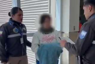 Operativo binacional permite extradición a Ecuador de acusada de presunto abuso sexual