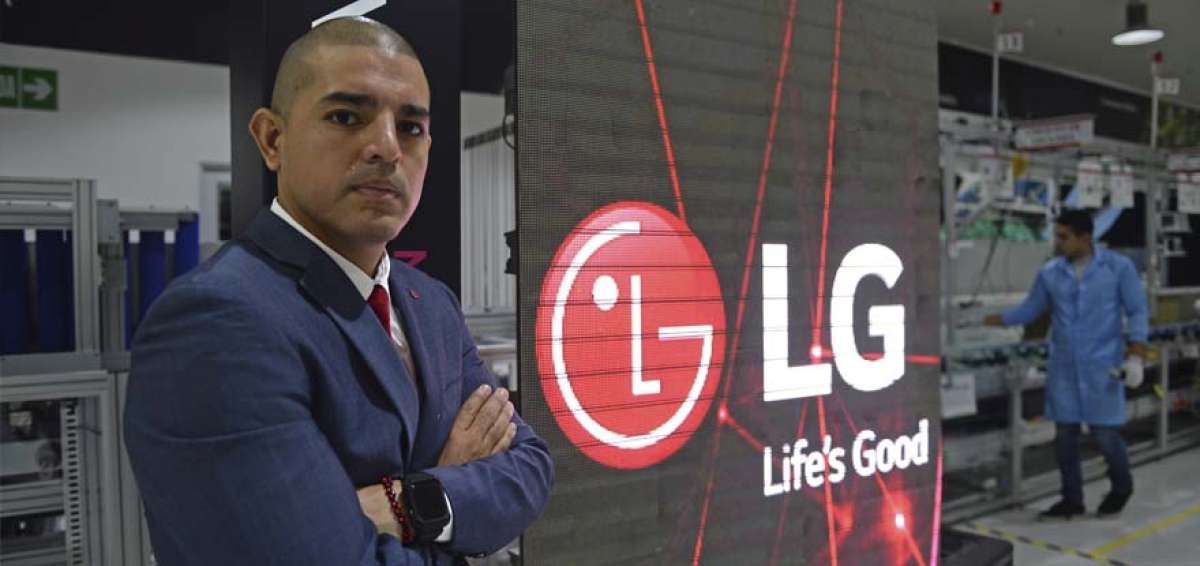 Tommy Villamar abri&oacute; las puertas de LG Ecuador al equipo de Desde Cero.