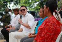 El presidente Daniel Noboa compartió con agricultores riosenses en la hacienda La Virginia. 