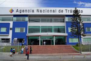 Este operativo en las oficinas de la ANT se realizan en el marco de una investigación por presunta delincuencia organizada.
