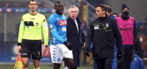 Koulibaly fue v&iacute;ctima de insultos racistas y fue expulsado del encuentro ante el Inter.