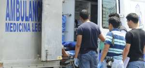 Elementos de la Polic&iacute;a Nacional arribaron a la ciudadela 9 de Octubre donde ocurri&oacute; el hecho. 