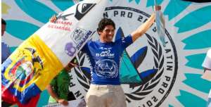 Surfistas ecuatorianos fueron campeones en El Salvador