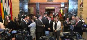 Los legisladores de oposici&oacute;n anunciaron el pedido de juicio pol&iacute;tico previo a la instalaci&oacute;n de la sesi&oacute;n 482 del Parlamento. 