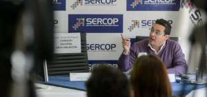 Santiago V&aacute;squez, director del Sercop, ten&iacute;a previsto reunirse con el presidente de la Comisi&oacute;n Anticorrupci&oacute;n, pero este &uacute;ltimo no asisti&oacute; al encuentro.
